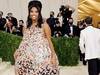 灯球造型~ 科比大女儿娜塔莉娅出席Met Gala
