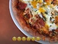 享受美食！詹姆斯社媒晒照：🤤🤤🤤🤤🤤🤤🍕