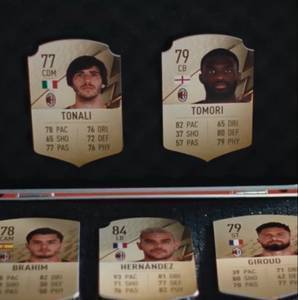 🤔轮椅大战担架？FIFA22吉鲁速度值39，费莱尼速度值36