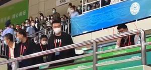 姚明和郭士强现场观战辽宁vs浙江男篮半决赛