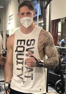壮实！“猛男”托雷斯身材惹人注目，带马竞青年欧冠2-0利物浦