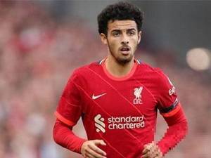 脚底生花！看看利物浦中场琼斯的花哨操作