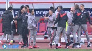 半场-吕文君贺惯头槌破门奥斯卡两送助攻 海港暂3-1申花
