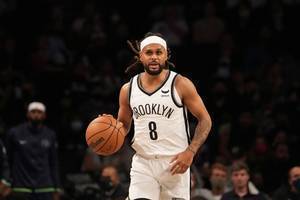 12中9！米尔斯9记三分刷新个人生涯纪录！