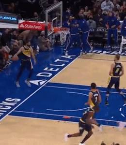 张镇麟NBA版！托平底线突破空中折叠闪躲暴扣