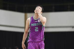 CBA官方更新伤情报告：丁彦雨航膝关节受伤 预计康复时间8周