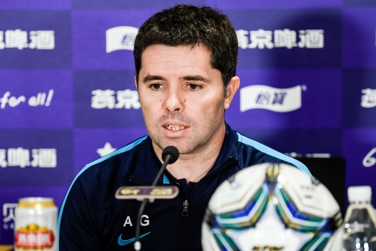 安东尼奥:队员需尽快从失利阴影走出来 之后每场都会当决赛来踢