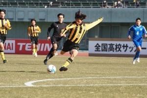 日本高中选手权大赛：前桥育英4-0草津东 守屋练太郎戴帽