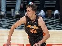 小瓦格纳以50/50/100命中率砍下30+ 魔术近31年来首位新秀
