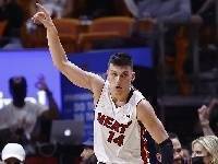 得分全场最高！希罗替补登场19投9中砍下32分6板3助 三分7中5