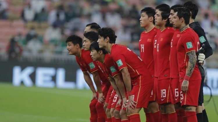 国足球员赛后反应：对手处理球太合理了，停球、出球，每一步