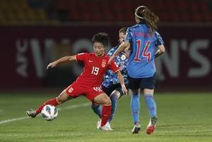 川媒介绍女足功臣张琳艳:身高1.54米且年龄最小,她的偶像是孙雯