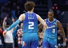 【直播吧评选】2月12日NBA最佳球员：穆雷