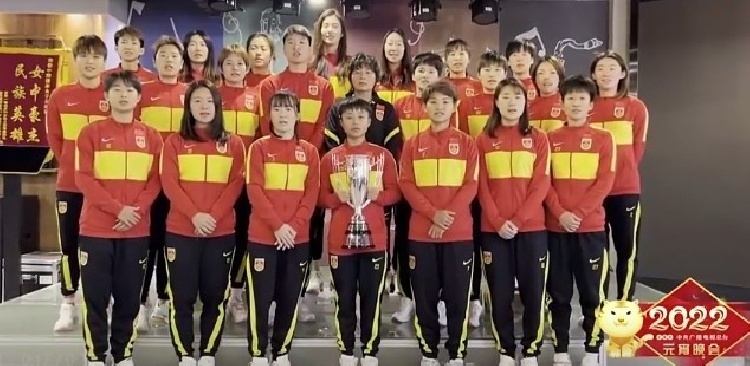 📽️中国女足合唱《铿锵玫瑰》！预热抢先版！