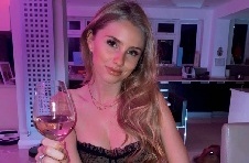 👀莱诺妻子vs特纳女友，下赛季阿森纳太太团颜值即将暴跌？