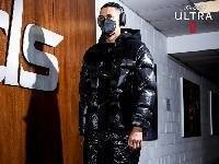 潮男本色！奇才官推晒库兹马今日到场照：穿新装投入工作