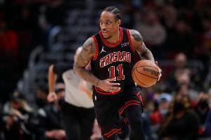德罗赞拿下月最佳！公牛队史第5位&继2014年巴特勒后首人