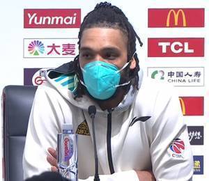 奥卡福：打像上海那样的强队都是很大的挑战 我们要保护篮板球