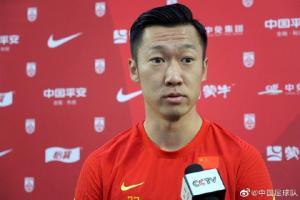 徐新：相信大家都憋着一口气，想全力以赴拼下沙特这场比赛