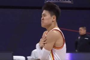 媒体人：众所周知~特雷-杨在美国又称亚特兰大姜伟泽
