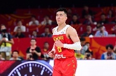 郭艾伦正在疯狂屠杀 亚洲第一后卫名不虚传