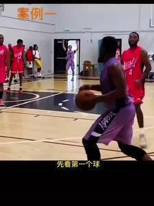 吧友们你们觉得呢？欣赏球场几个运球争议案例