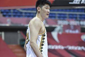 曾令旭：低调务实是胡金秋的标签 现已是MVP 希望他快点好起来
