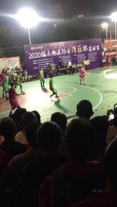 你在现实中看到过这么炸裂的实战暴扣吗