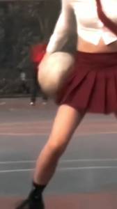 确实像练过，不是花拳绣腿