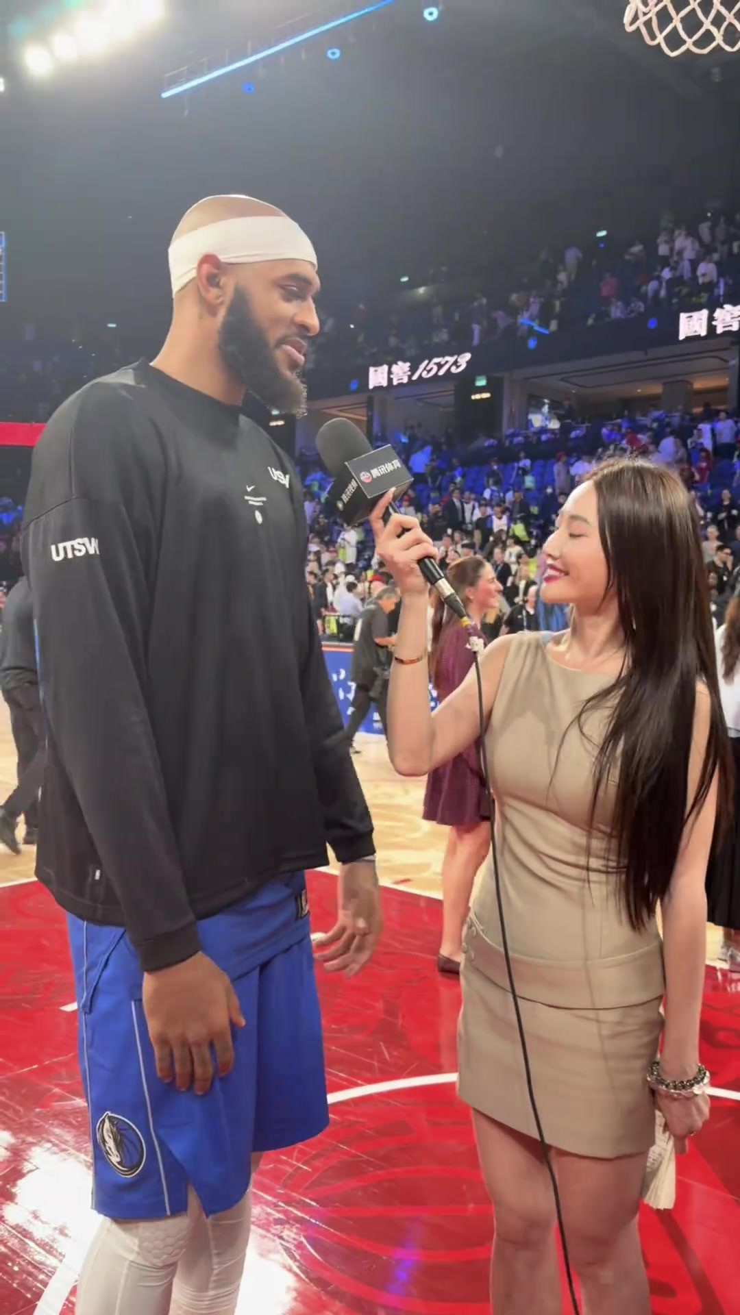 这颜值是真高😍篮球美女记者孟超社媒晒NBA中国赛采访合集
